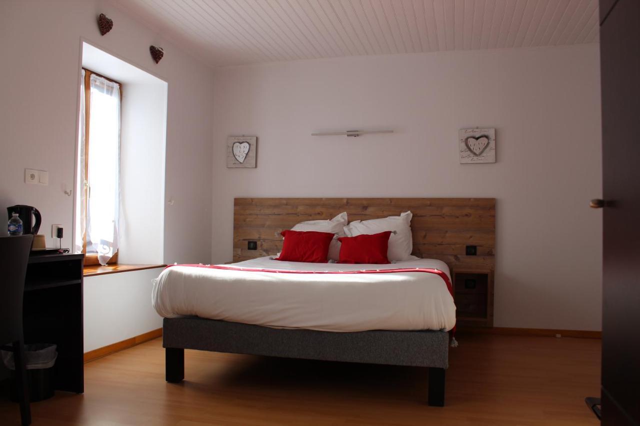 Logis Hotel Auberge De L'Allagnonette Saint-Poncy ภายนอก รูปภาพ